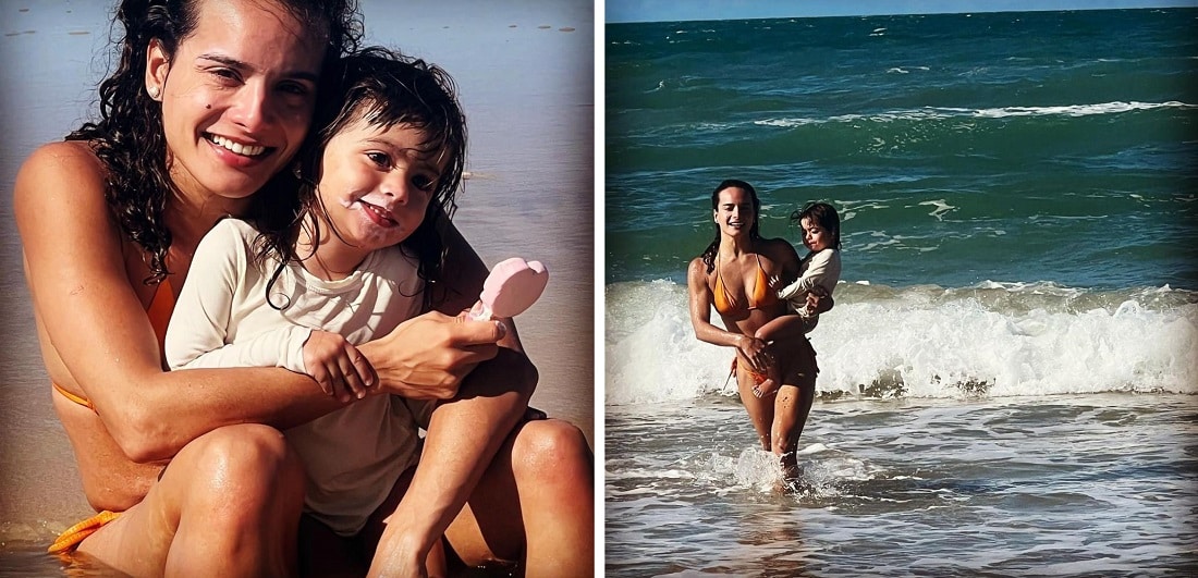 A pequena Alana, filha de Ana e Fábio Assunção, na praia com a mamãe 