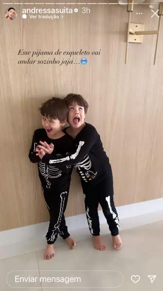 Os filhos de Andressa e Gusttavo Lima usando seus pijamas iguais