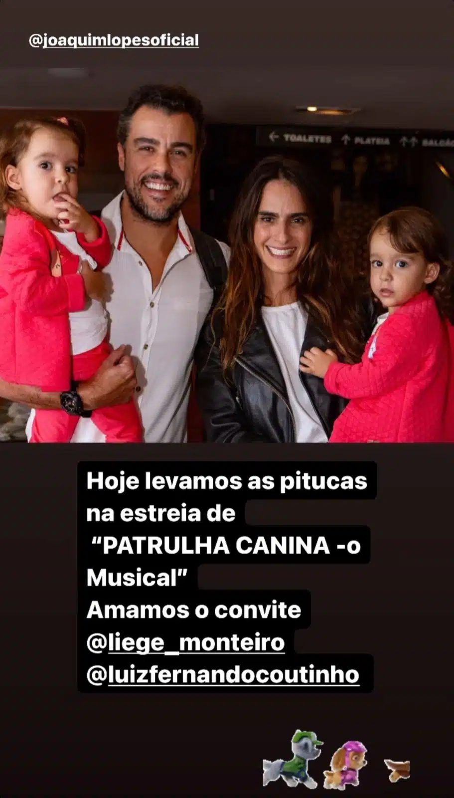 Joaquim Lopes e Marcella Fogaça mostram suas bebês em estreia de teatro