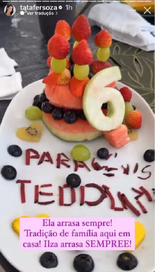 O bolo de frutas da festa do Teodoro, filho de Thais Fersoza e Michel Teló
