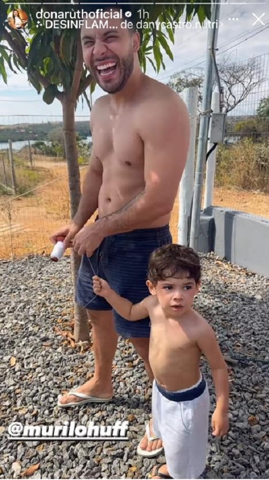 O cantor Murilo Huff empinando pipa com o filho, Léo