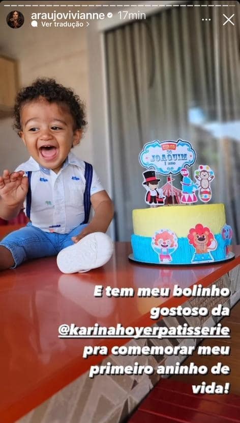 Joaquim, filho de Viviane Araújo e Guilherme Militão, com seu bolo de 1 ano 