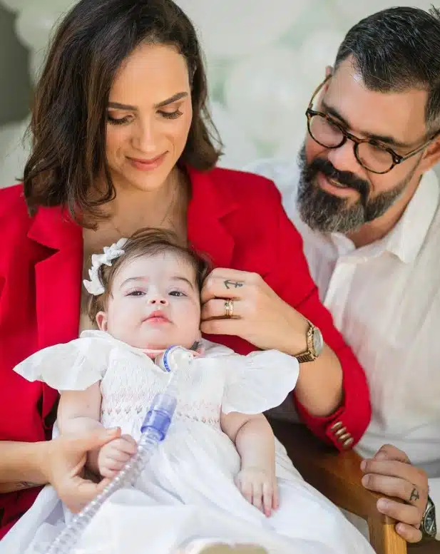 Esposa de Juliano Cazarré mostrou esta foto da família