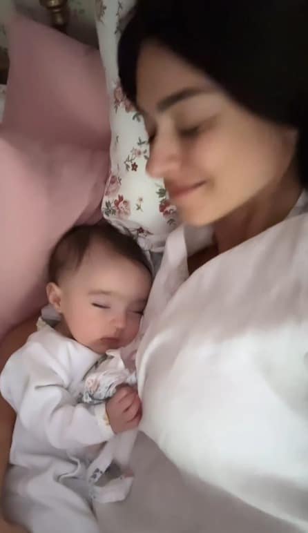 Thaila Ayala surge com sua bebê e faz declaração sobre sua maternidade