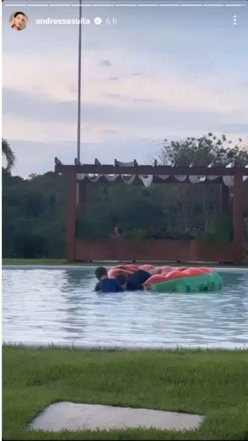 Filhos de Gusttavo Lima surgem se divertindo na piscina da mansão e impressionam 