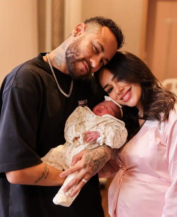 Bruna Biancardi e Neymar mostram com sua recém-nascida pela primeira vez