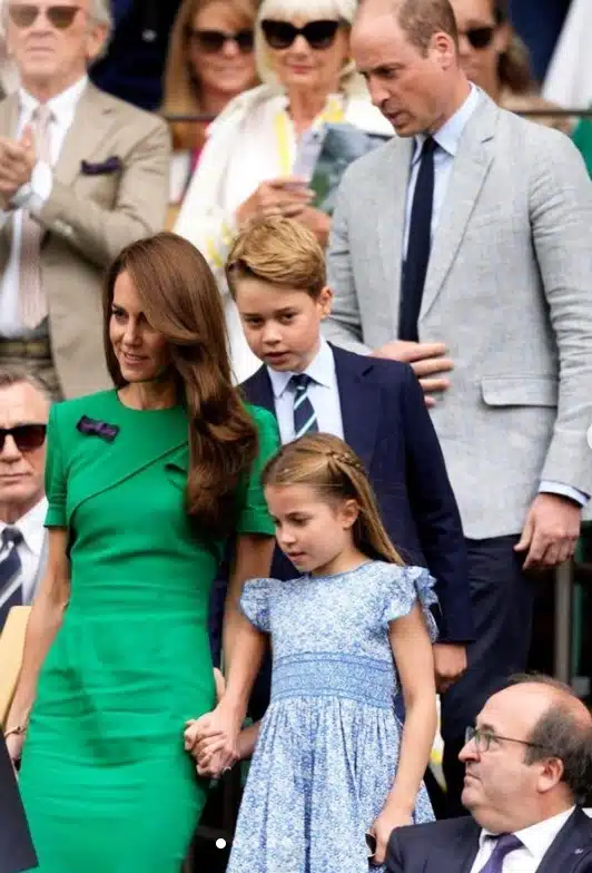 Kate Middleton e o príncipe William com os filhos
