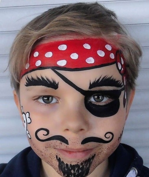Pintura de rosto para menino de pirata é muito legal