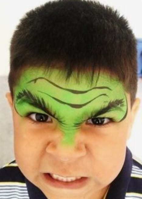 Pintura de rosto infantil para seu menino pode transformá-lo no Hulk