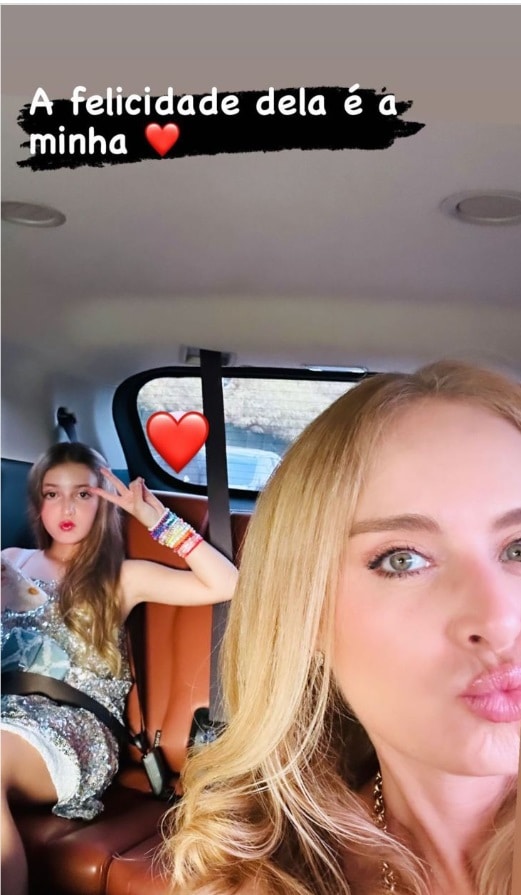 Angélica posa com sua filha indo para show da cantora Taylor Swift e encanta