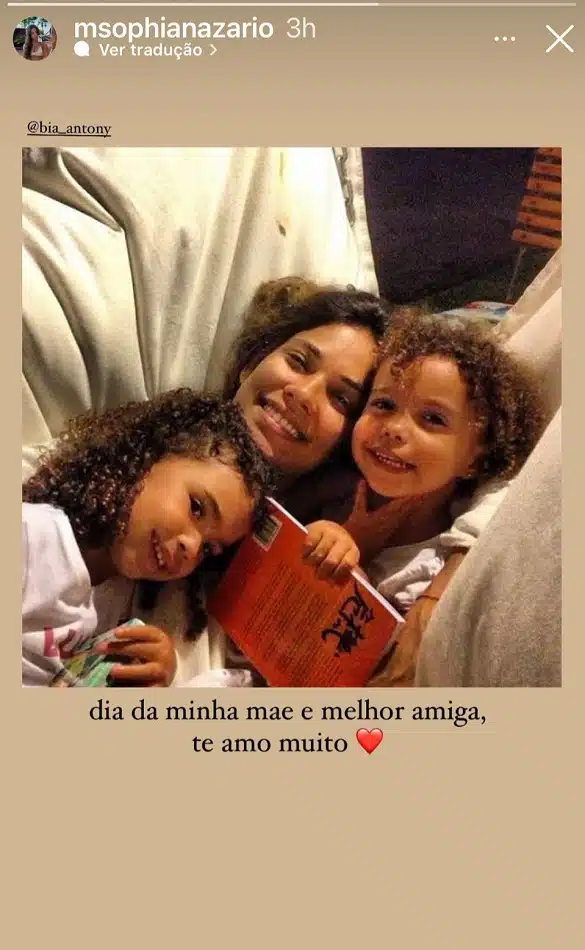 As Marias, filhas do jogador Ronaldo, em linda homenagem para a mãe, em seu aniversário 