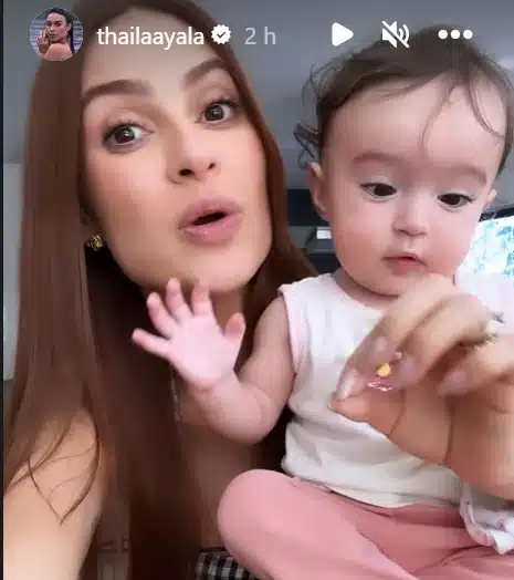 Thaial Ayala exibindo novo visual com sua bebê