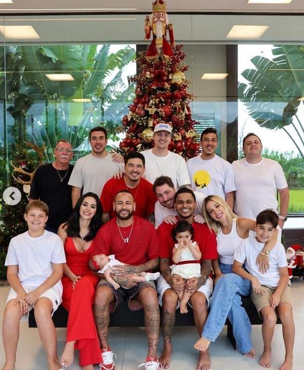 Bruna Biancardi e Neymar Jr passando o Natal com amigos e família