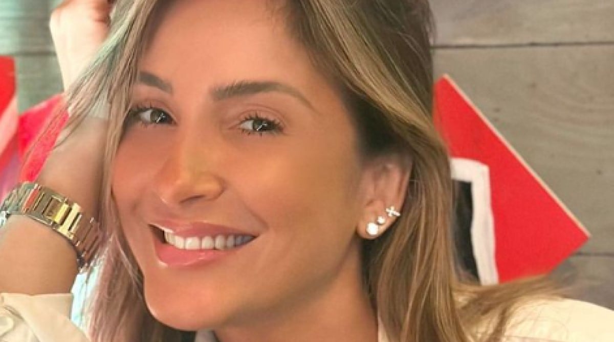 Claudia Leitte mostra ultrassom e surpreende