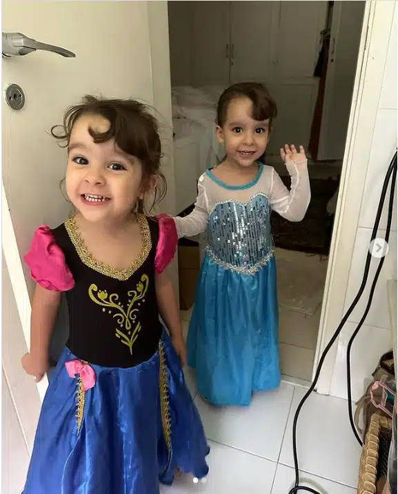 Filhas gêmeas de Joaquim Lopes posam vestidas de princesas e surpreende 