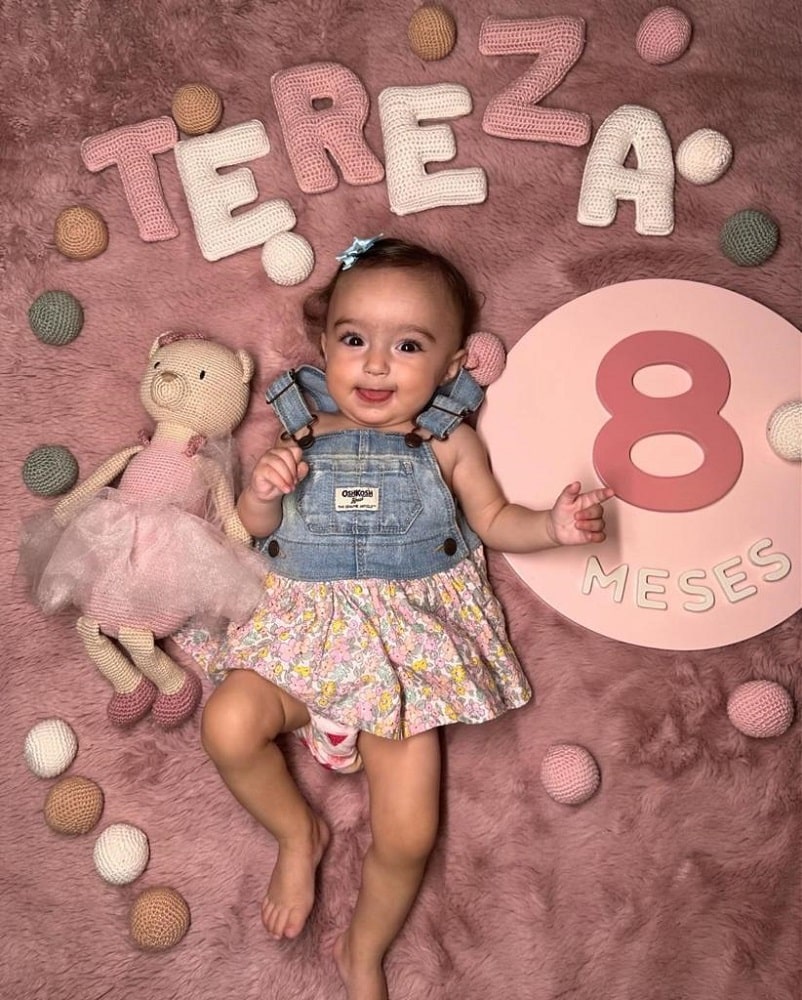 Tereza, bebê de Thaila Ayala e Renato Góes, fez oito meses