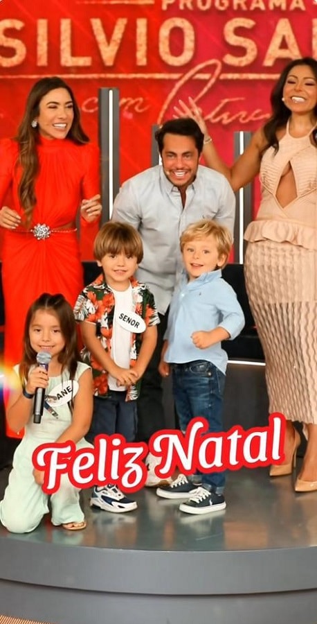 Os filhos de Thammy Miranda e Patrícia Abravanel participaram de um programa especial de Natal
