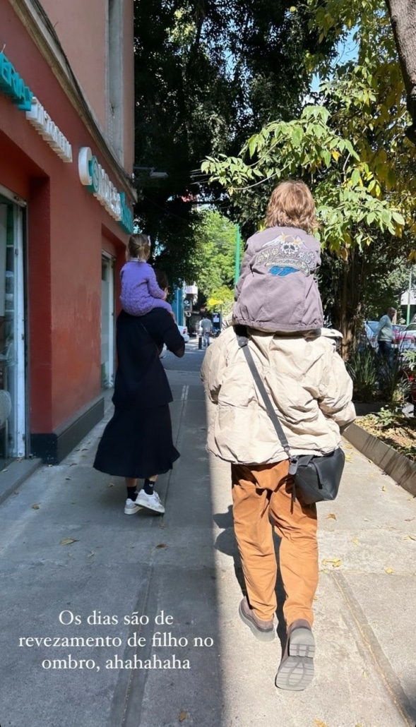 Junior e Monica Benini em passeio com os filhos pelo México