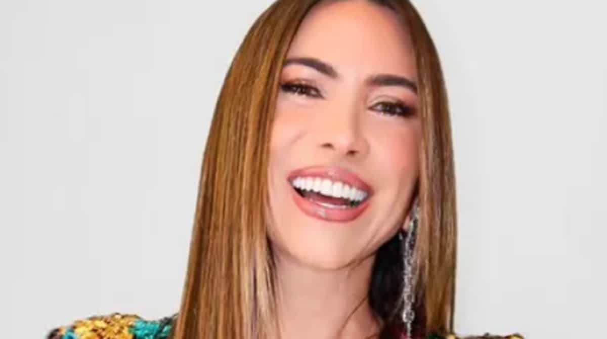 Patrícia Abravanel exibe seu filho mais velho com presentes que ganhou e impressiona