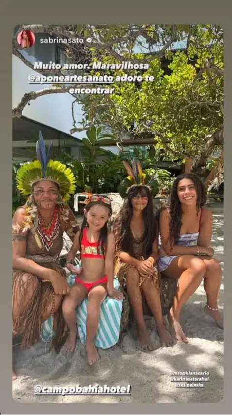 Sabrina Sato mostrou sua filha e a do Ronaldo com índias de uma aldeia da Bahia