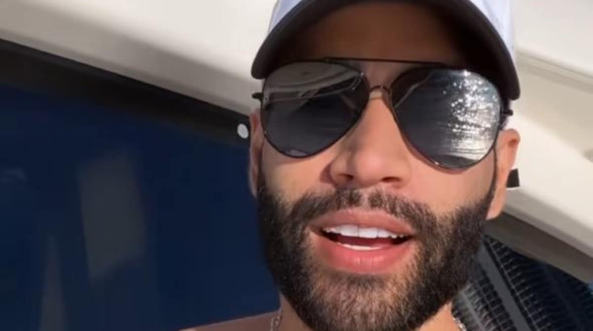 Gusttavo Lima surge com os filhos em passeio de iate nos EUA