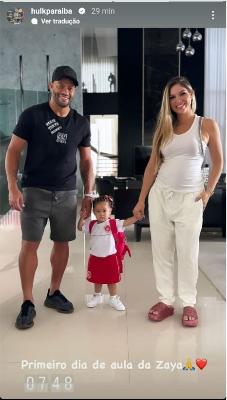 Hulk Paraíba e Camila Ângelo posam com a filha no primeiro dia de aula dela e encantam 