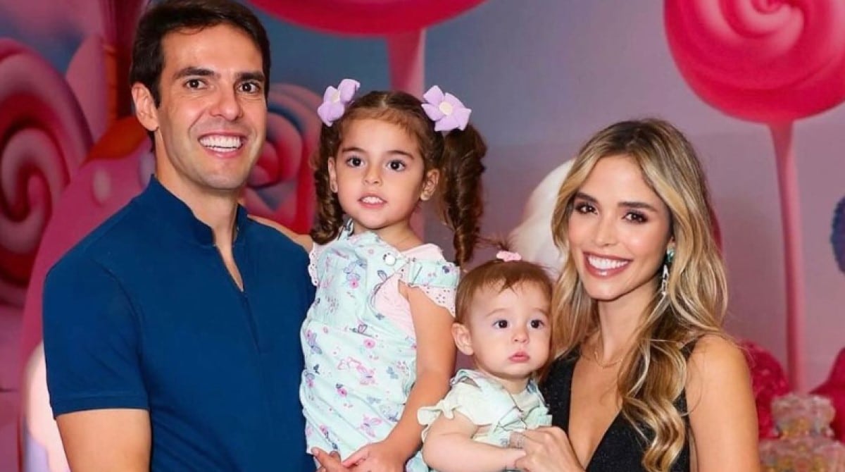 Kaká mostra a brinquedoteca das filhas na nova mansão e encanta