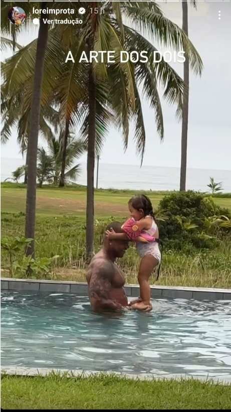 Léo Santana surge com sua filha com Lorena Improta na piscina da mansão e impressiona 