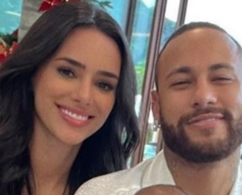 Bruna posou com a ex de Neymar Jr na Espanha