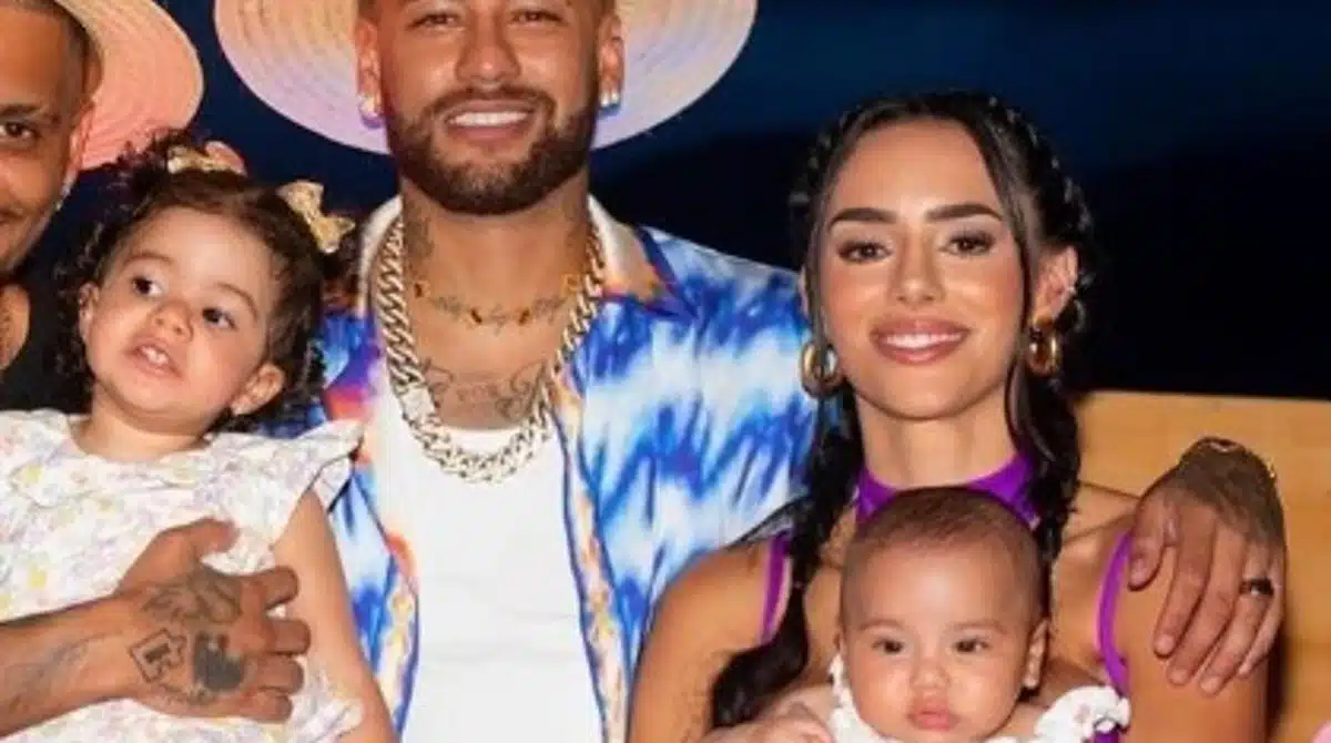 Neymar Jr e Bruna Biancardi celebraram os quatro meses de Mavie