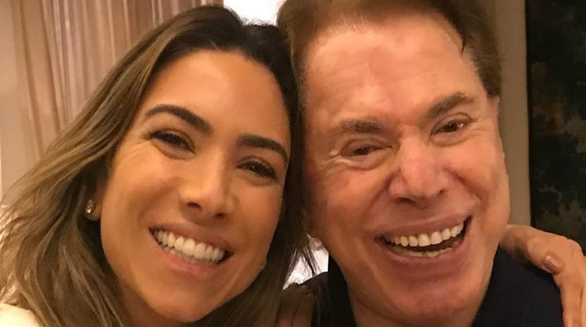 Patrícia Abravanel surge com seus três filhos na mansão de Silvio Santos nos EUA e impressiona