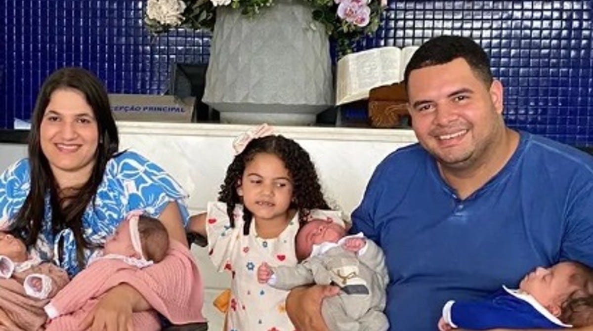 Bebês sêxtuplos foram para casa