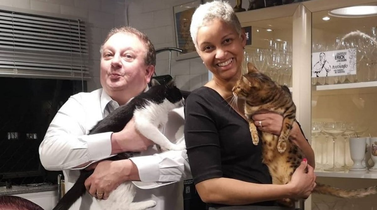 O chef Erick Jacquin mostrou os filhos gêmeos cozinhando em casa