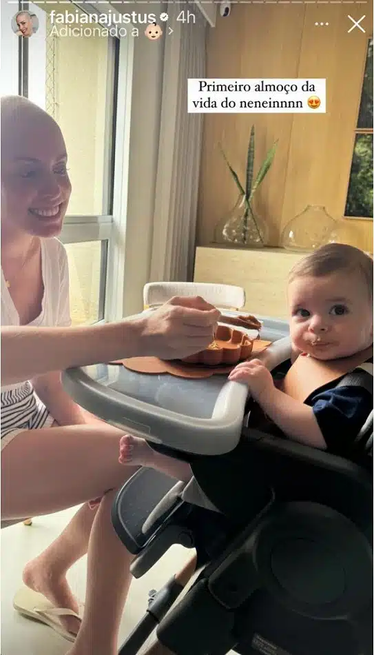 Fabiana Justus oferecendo almoço para seu bebê de seis meses 