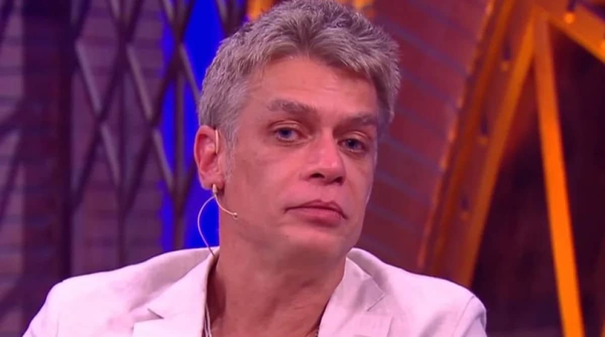 Fábio Assunção posa com sua caçula e a nova namorada