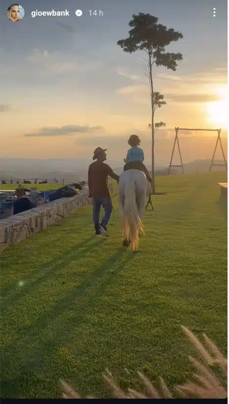 Giovanna Ewbank  encanta ao mostrar seu filho caçula andando a cavalo junto a Bruno Gagliasso