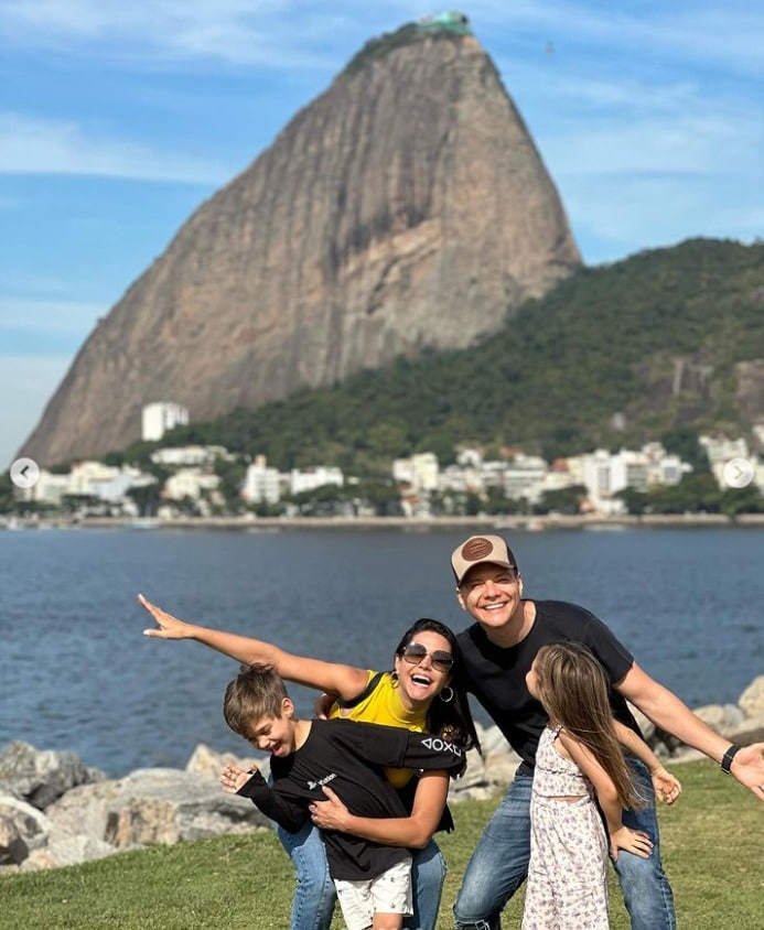 Thaís Fersoza faz homenagem ao Rio de Janeiro junto a sua família