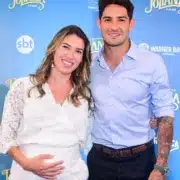Alexandre Pato e Rebeca Abravanel surgem após seu filho nascer