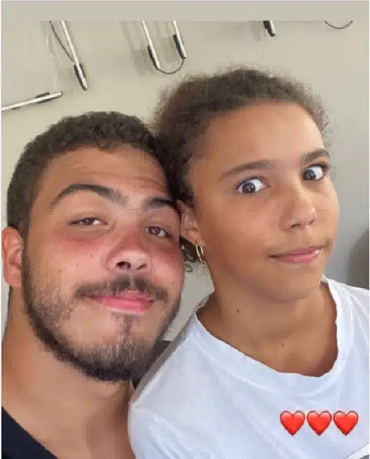 Ronald e Maria Alice, filhos de Ronaldo, nasceram no mesmo dia, mas com 10 anos de diferença 