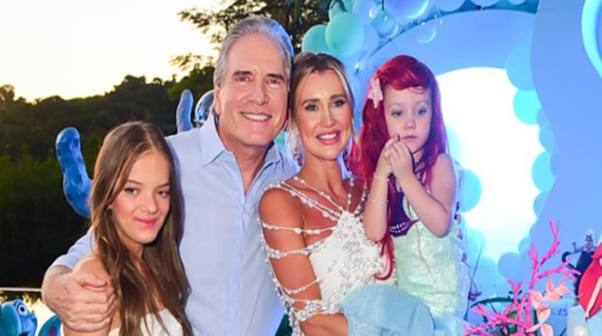 Família de Roberto Justus na festa de aniversário de sua filha