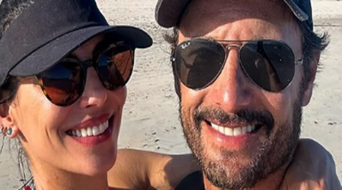 Esposa de Rodrigo Santoro mostra sua filha e exibe barriguinha de grávida