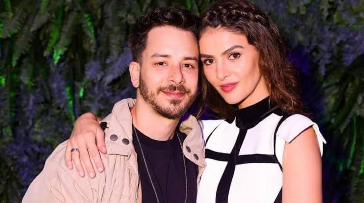 Junior e Monica mostram os filhos em rara aparição