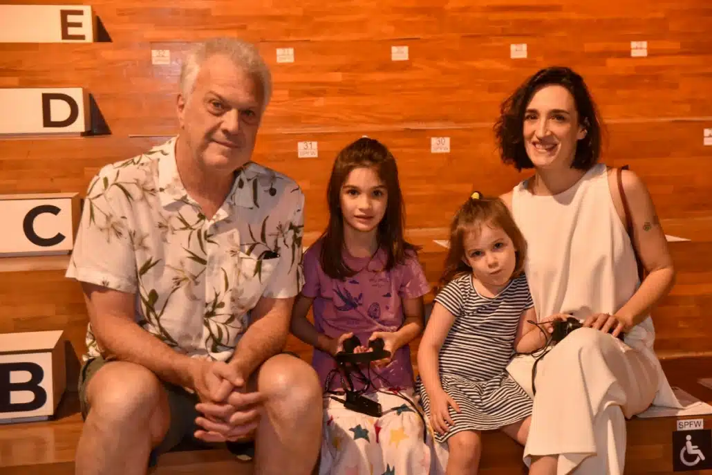 Pedro Bial com sua esposa e suas filhas