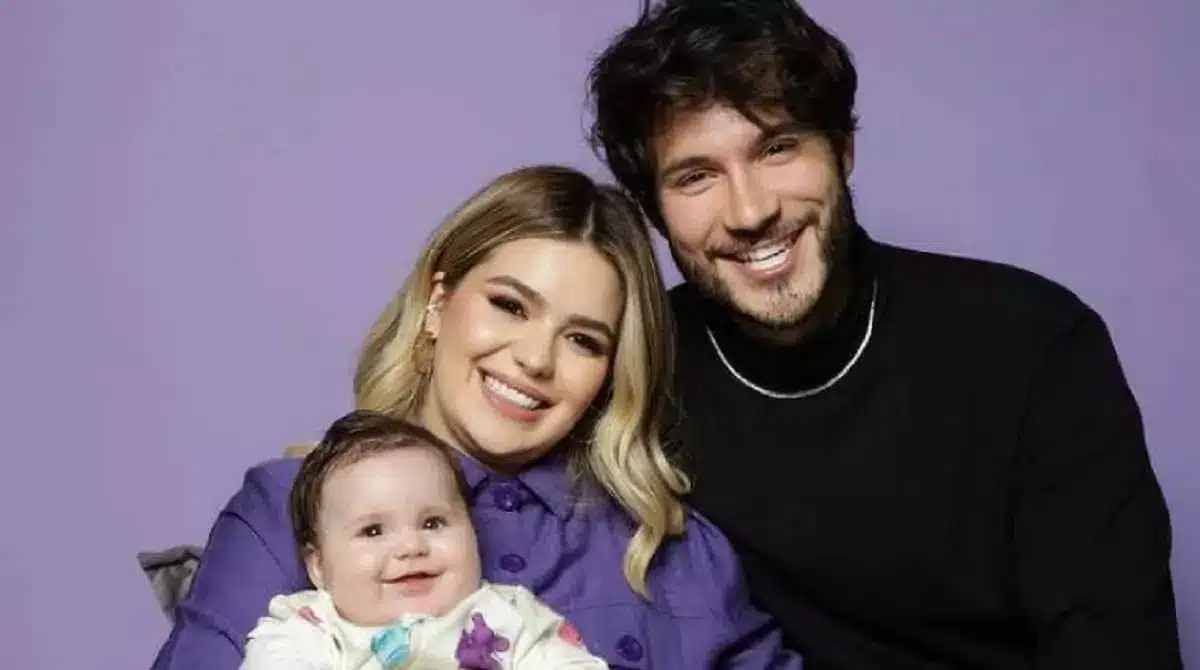 Viih Tube posa mostrando a segunda gravidez