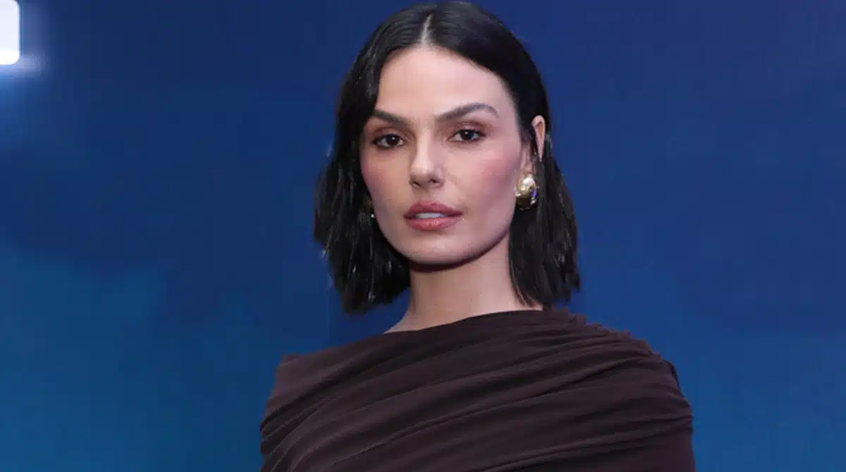 Isis Valverde mostrou o filho e refletiu sobre carreira