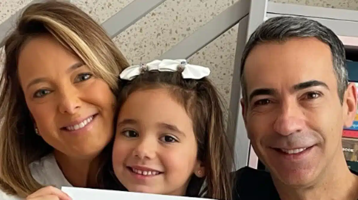 César Tralli e Ticiane Pinheiro celebrando o aniversário de Manuella