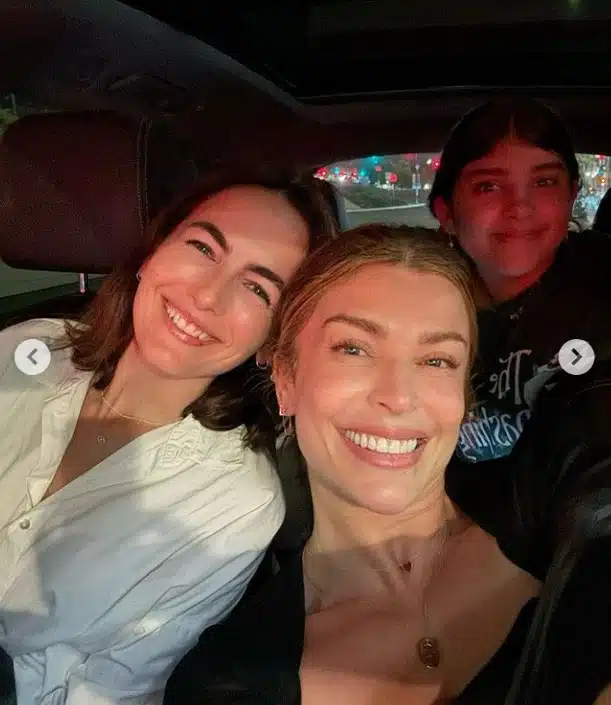 Grazi Massafera posou com a atriz americana Camilla Belle e a filha nos Estados Unidos