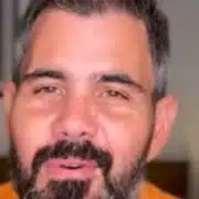 Esposa de Juliano Cazarré emociona ao mostrar a filha especial