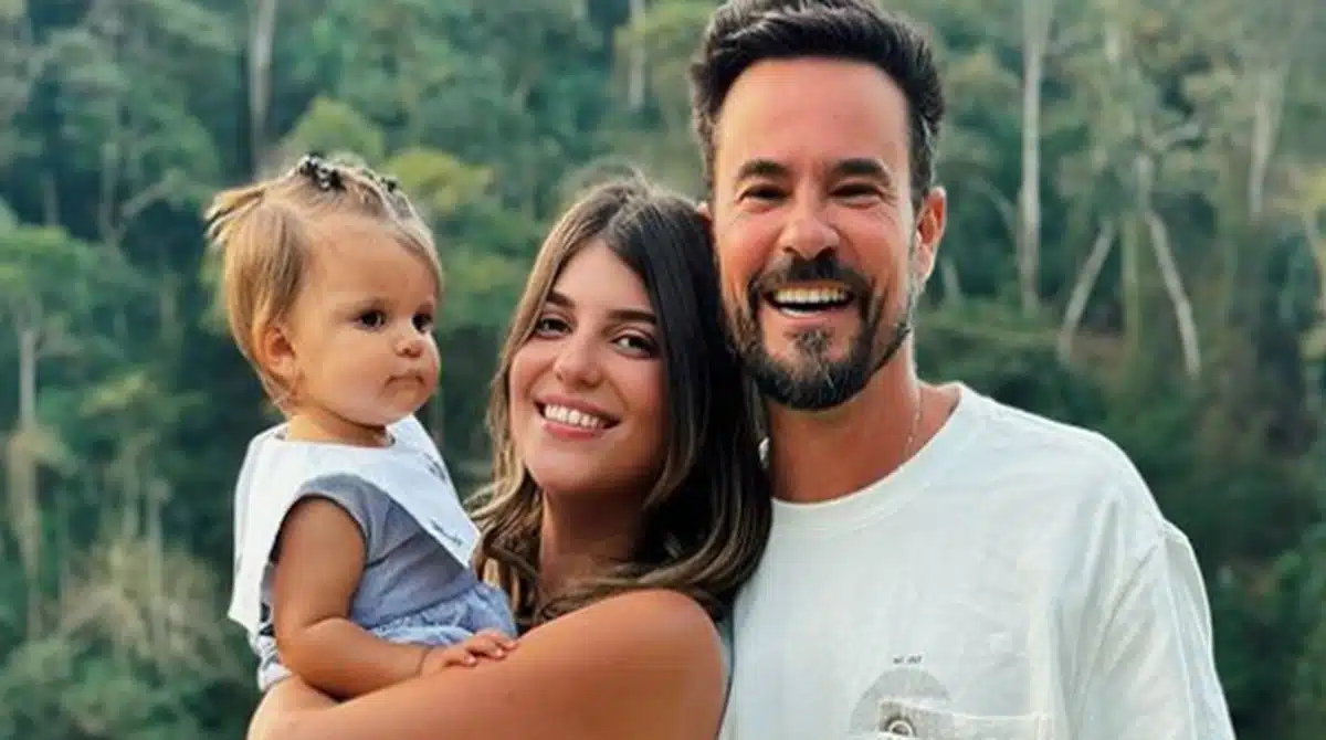Paulinho Vilhena comemora 1 ano de sua bebê no set do seu novo filme