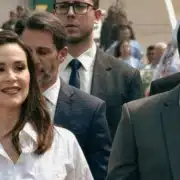 Nadja Haddad surge com seu bebê e emociona